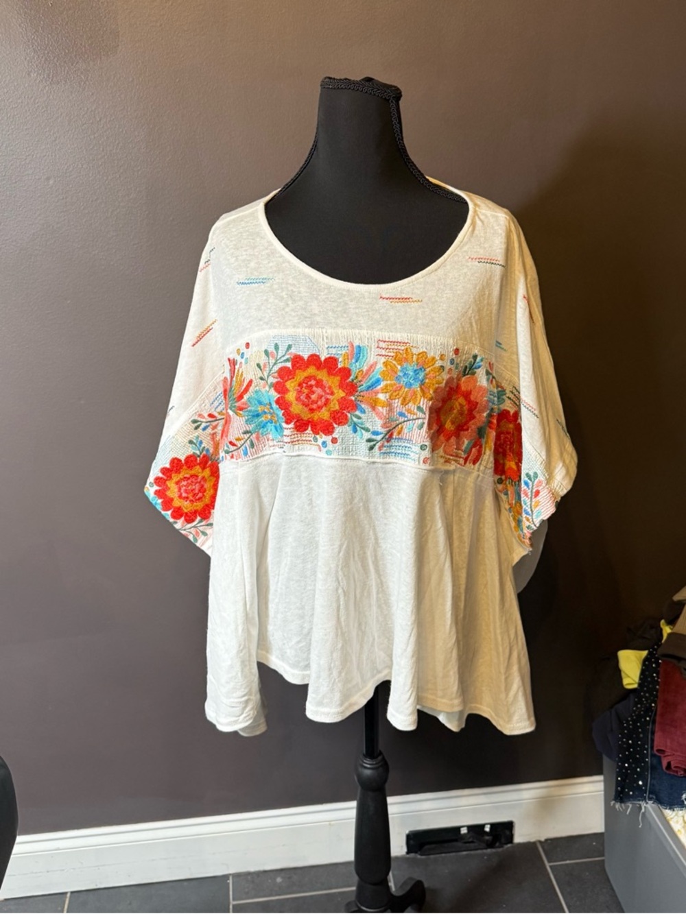 Savanna Jane Cream Scoop Neck Tunic with Vibrant Floral Embroidery